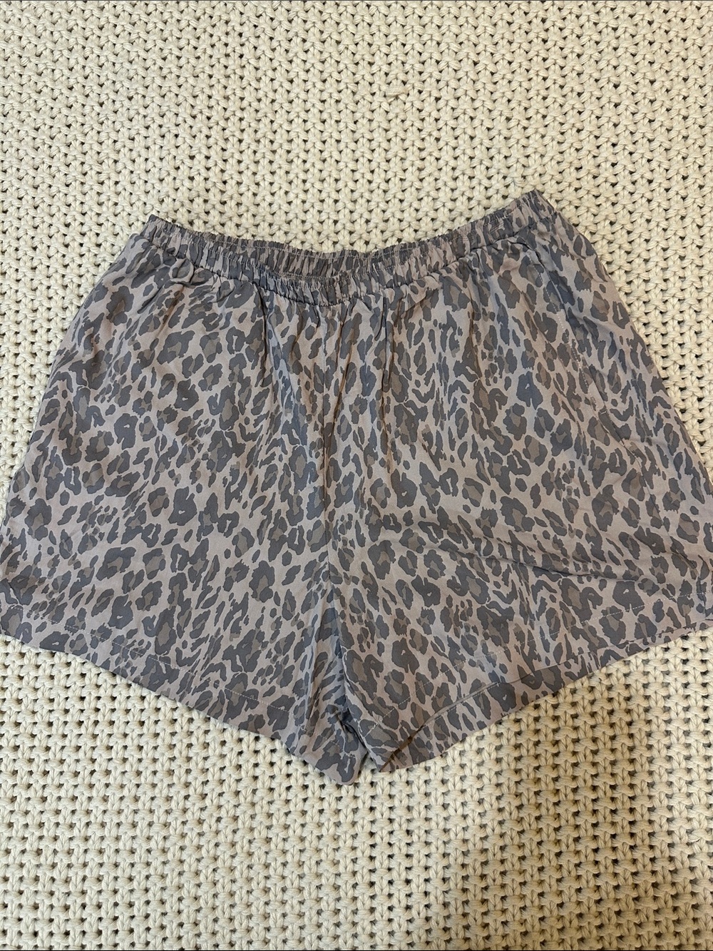 NWT torrid Taupe and Charcoal Leopard Print Athletic Shorts, Size 00 (Plus)